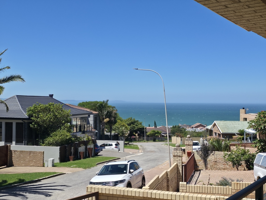 3 Bedroom Property for Sale in Wavecrest Eastern Cape